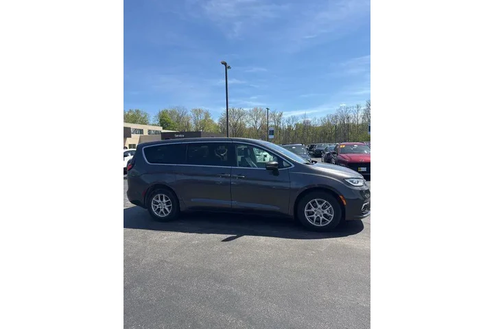 $24990 : Chrysler Pacifica 2023 Touri image 6