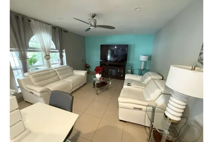 $359000 : Beautiful home 5 bedrooms. image 6