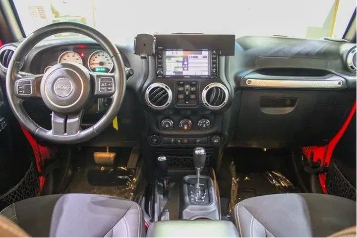 Jeep Wrangler Unlimited 2016 image 10