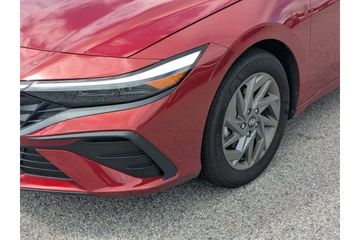 $23995 : Hyundai ELANTRA 2024 SEL 4dr image 9