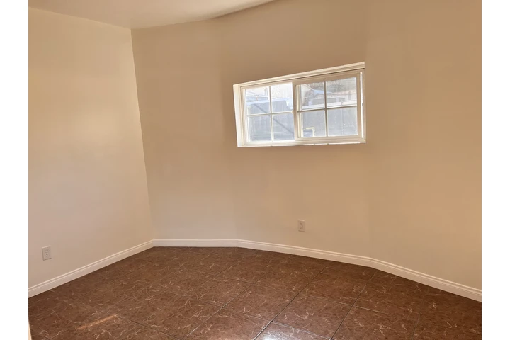 $2200 : A P-Boyle heights image 2