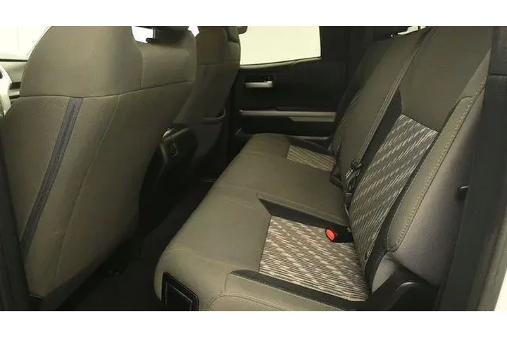 $28859 : Toyota Tundra 2019 4x4 SR5 4 image 10
