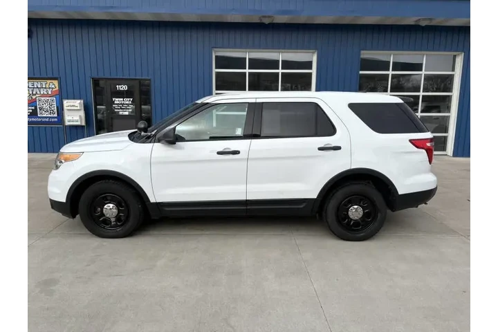$8990 : 2013 Explorer Police Intercep image 1