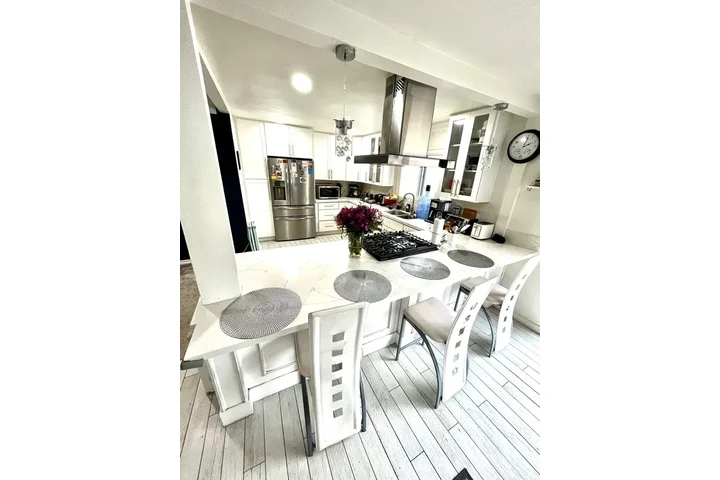 $1500 : Santa Ana - Beautiful 3 bd image 4