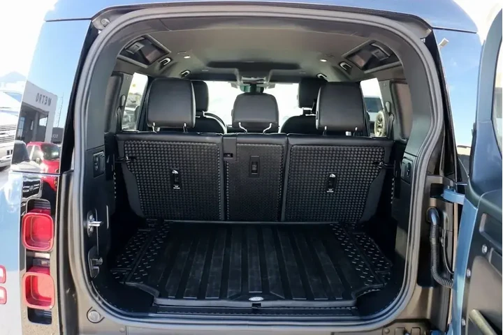 $36995 : Land Rover Defender 2023 AWD image 9