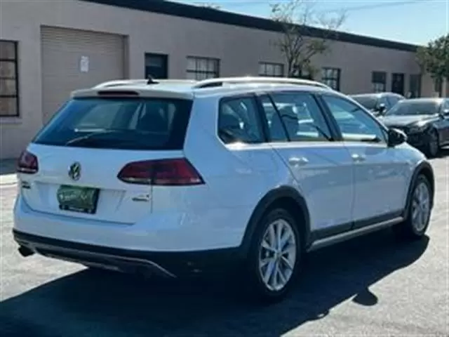 $16990 : 2017 VOLKSWAGEN GOLF ALLTRACK image 5