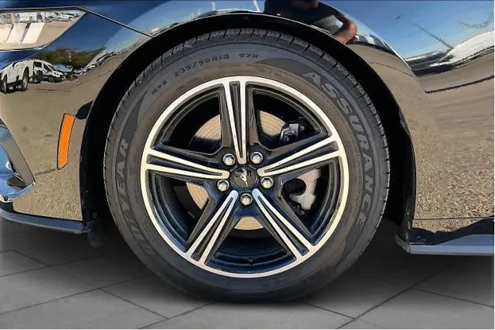 $30938 : Ford Mustang 2024 EcoBoost 2 image 9