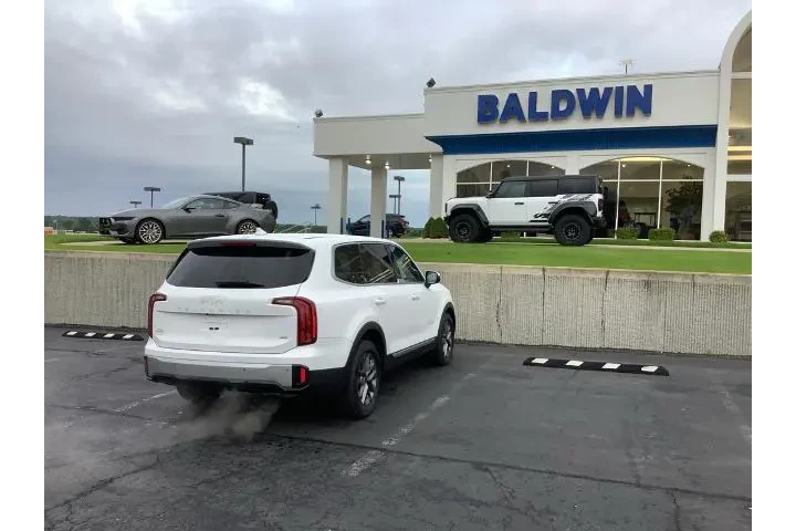 $36950 : Kia Telluride 2023 AWD LX 4d image 7