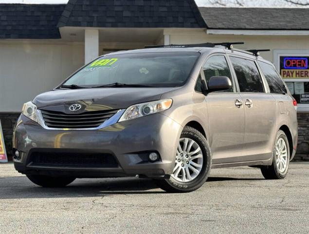 $1 : 2013 Sienna XLE 7-Passenger A image 1