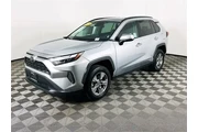 $28400 : Toyota RAV4 2024 AWD XLE 4dr thumbnail