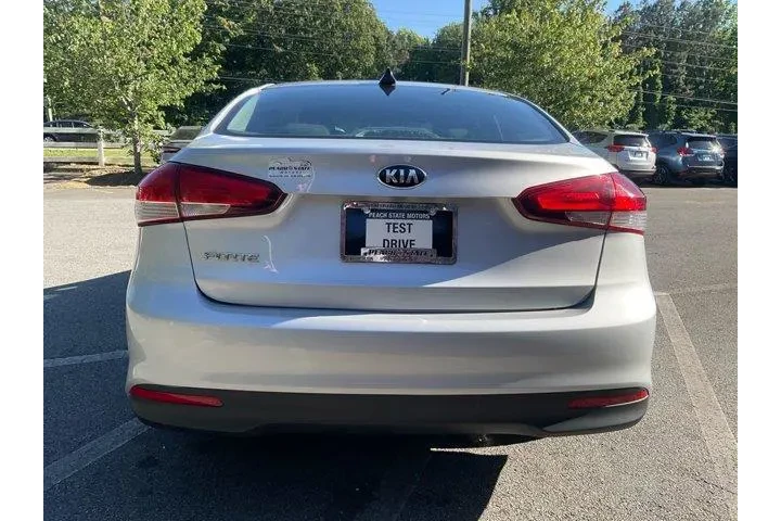 $10185 : Kia Forte 2017 LX 4dr Sedan image 6