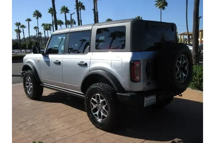 $36592 : Ford Bronco 2022 4x4 Base Ad image 2