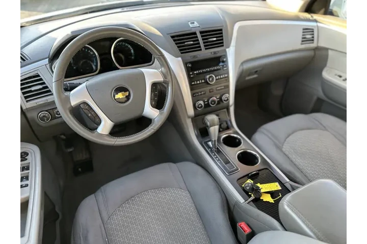 $5995 : 2011 Traverse LT image 9