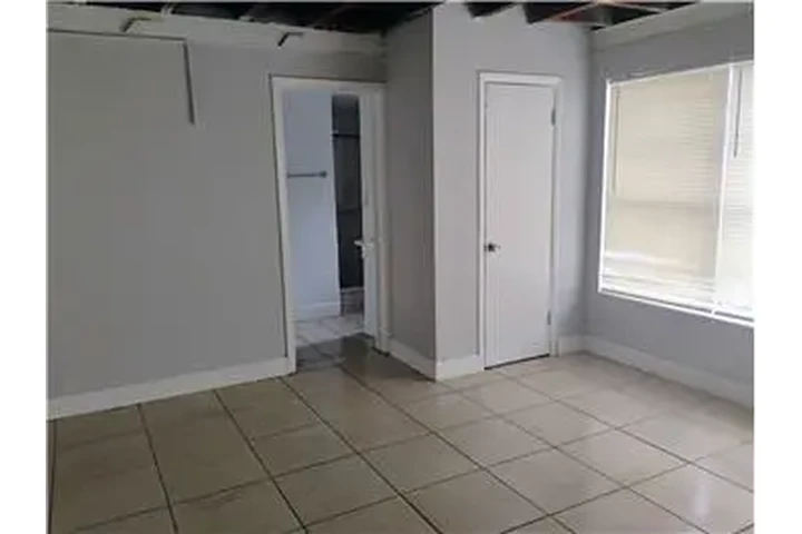 $1975 : Rental property with 2 bedro image 8