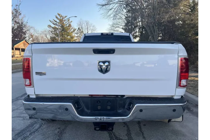 $31997 : 2015 RAM 3500 Laramie image 6