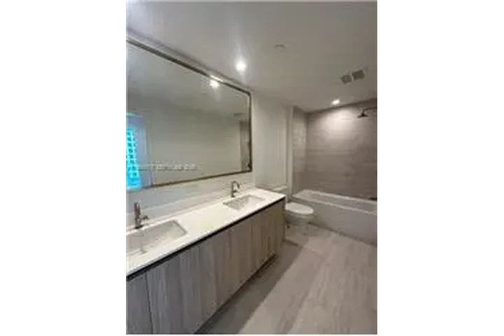 $6300 : Rental property with 1 bedro image 9