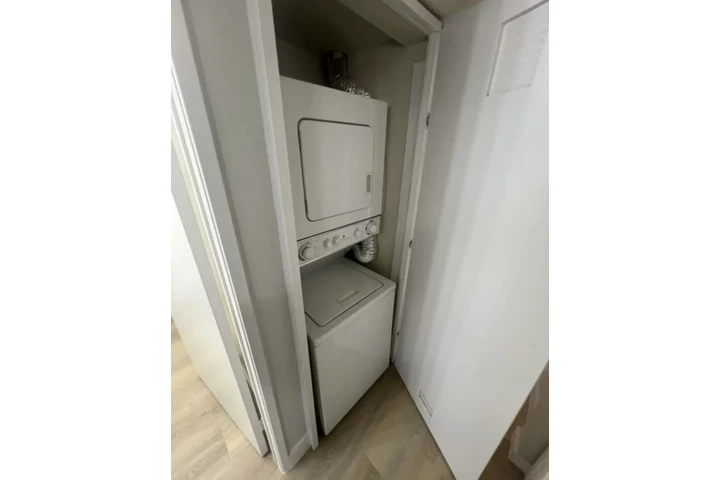 $1100 : APT CON PARKING LOS ANGELES CA image 7