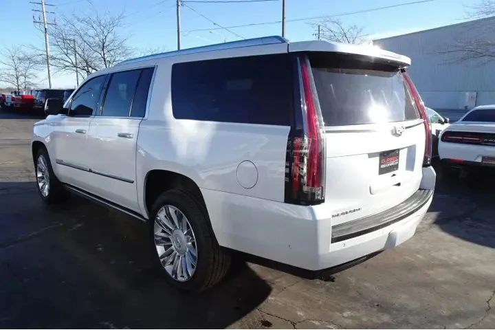 $29995 : 2019 ESCALADE ESV image 9