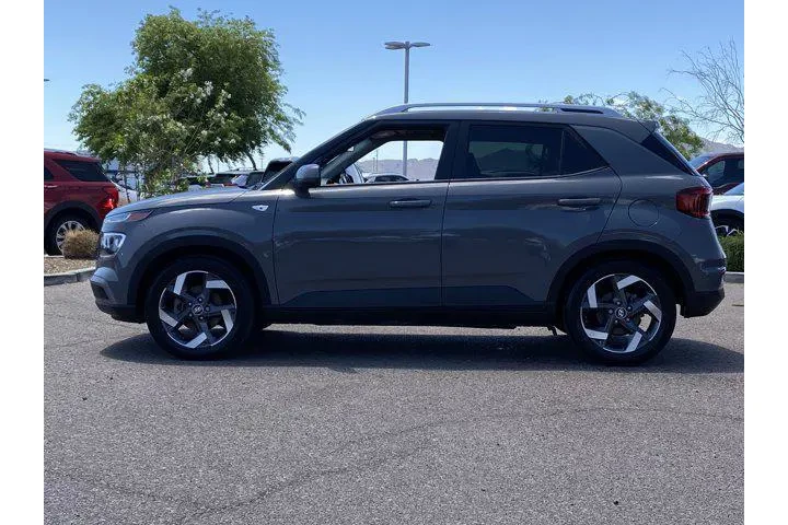 $18990 : Hyundai VENUE 2021 SEL 4dr C image 6
