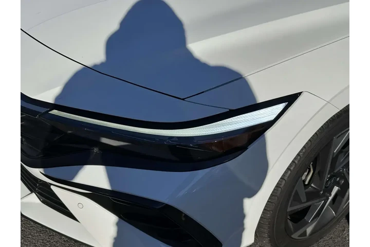 $18985 : Hyundai ELANTRA 2024 Limited image 6