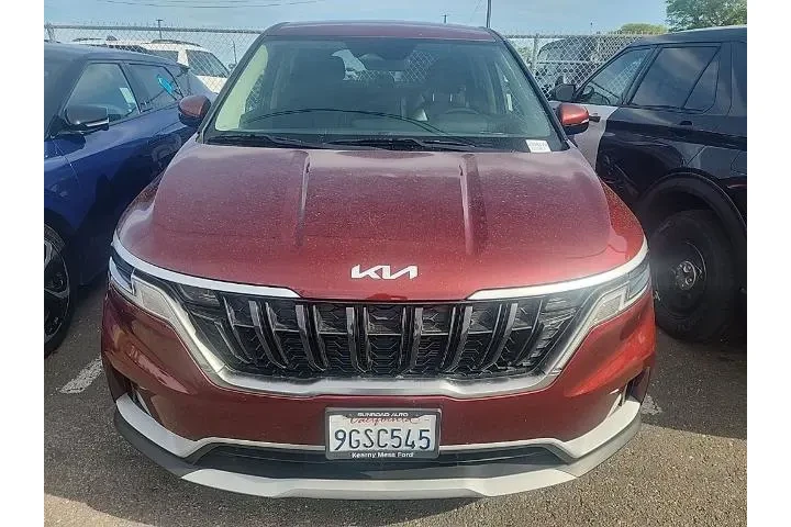 $31991 : Kia Carnival 2024 LX 4dr Min image 2