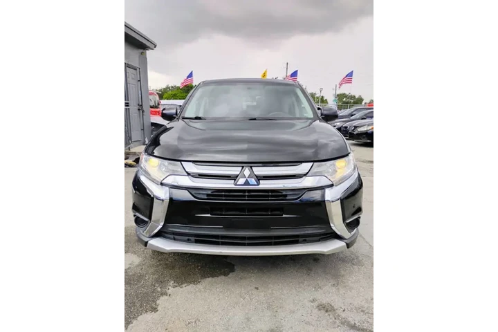 $8850 : 2018 Outlander LE image 3