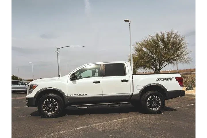 $23777 : Nissan Titan 2018 4x4 PRO-4X image 8