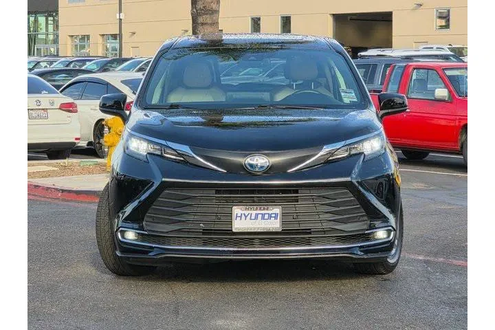$38900 : Toyota Sienna 2021 AWD XLE 7 image 3