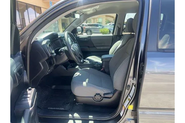 $29840 : Toyota Tacoma 2019 4x4 TRD P image 9