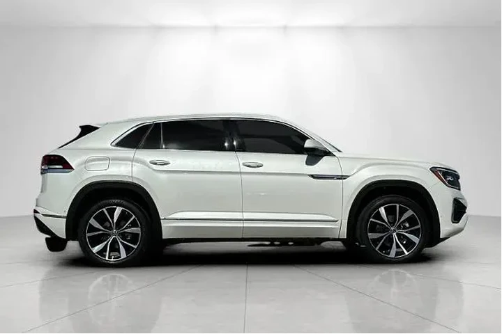 $38069 : Volkswagen Atlas Cross Sport image 2