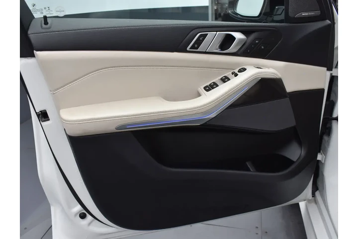 $37995 : BMW X5 2022 AWD M50i 4dr Spo image 9