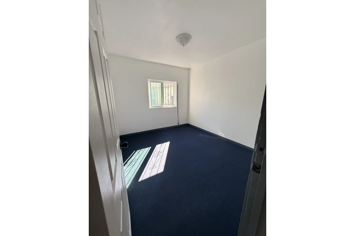 $2500 : Casa con estacionamiento image 5