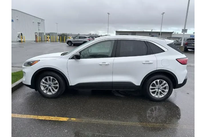 $16995 : Ford Escape 2022 SE 4dr SUV image 2