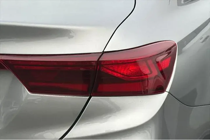 $16390 : Kia Forte 2024 LXS 4dr Sedan image 6