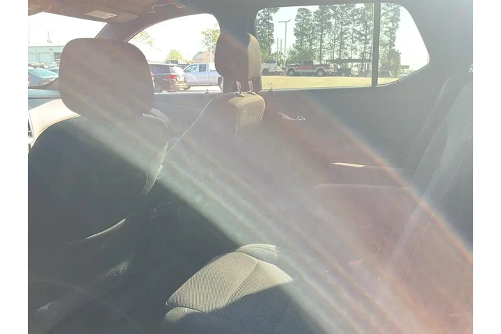 $27965 : Chevrolet Traverse 2023 LT C image 4