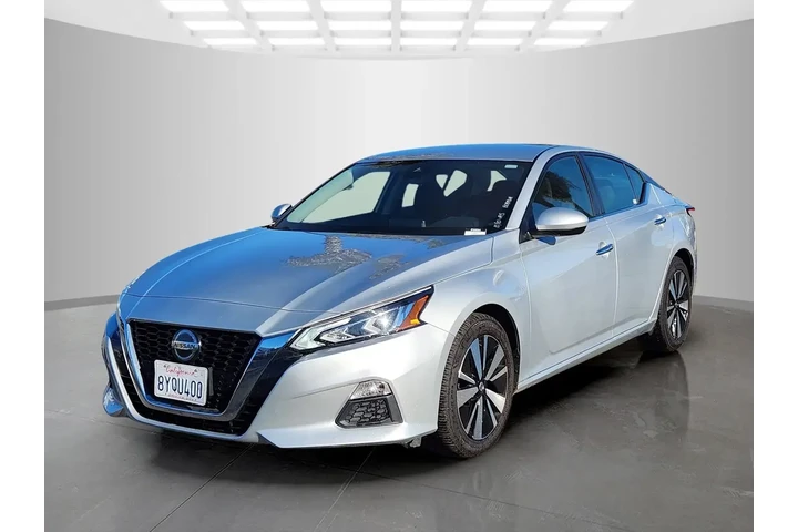 $16034 : Nissan Altima 2021 2.5 SV 4d image 3