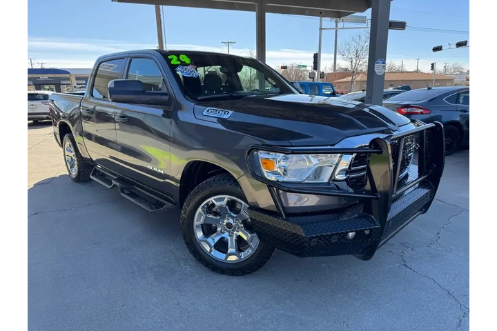 2024 RAM 1500 Big Horn Crew C image 3