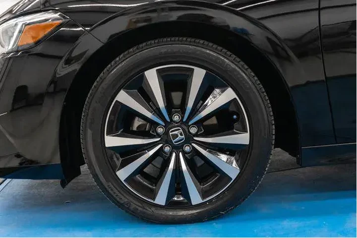 $28540 : Honda Civic 2023 EX 4dr Seda image 2