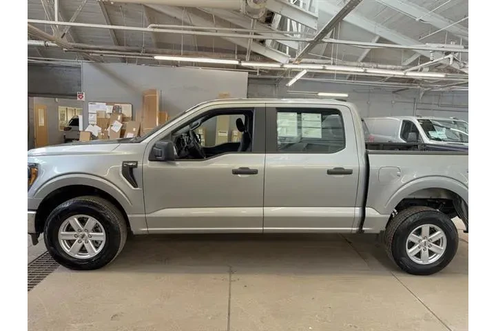 $33990 : Ford F-150 2023 4x4 XL 4dr S image 5