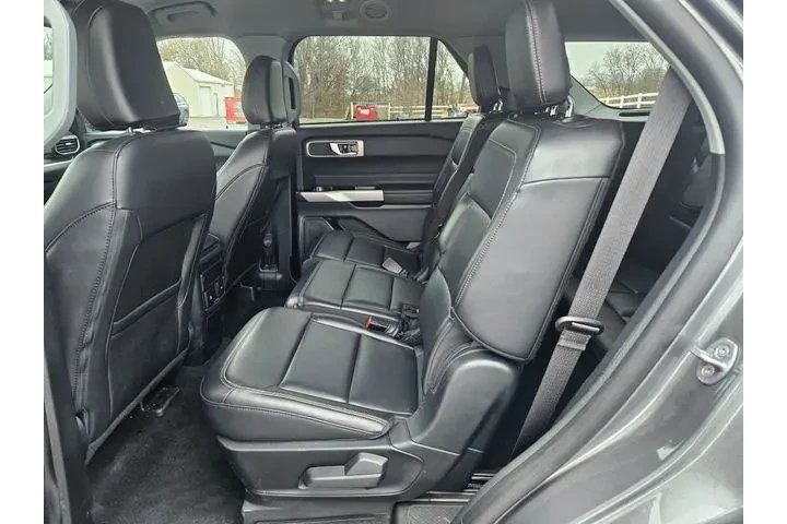 $29000 : Ford Explorer 2024 AWD XLT 4 image 9