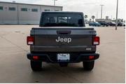 $23368 : Jeep Gladiator 2022 4x4 Over thumbnail