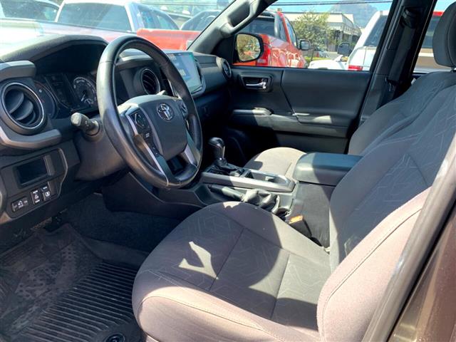 $37995 : 2017 Tacoma image 8