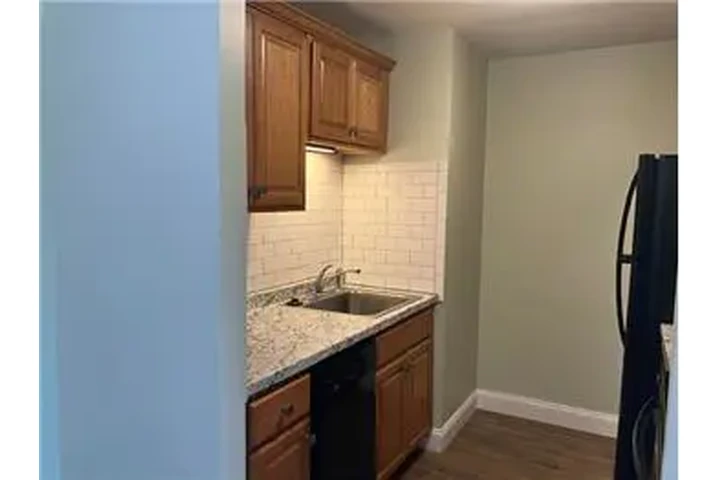 $2200 : Rental property with 1 bedro image 2