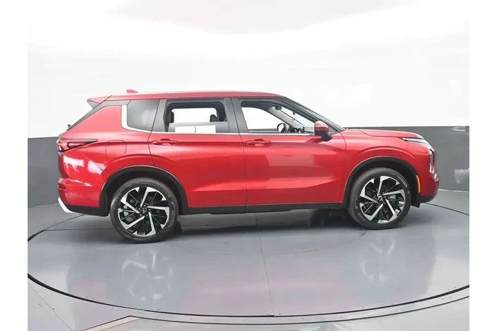 $23991 : Mitsubishi Outlander 2024 SE image 7