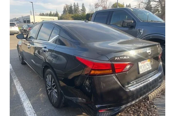 $18988 : Nissan Altima 2023 2.5 SV 4d image 7