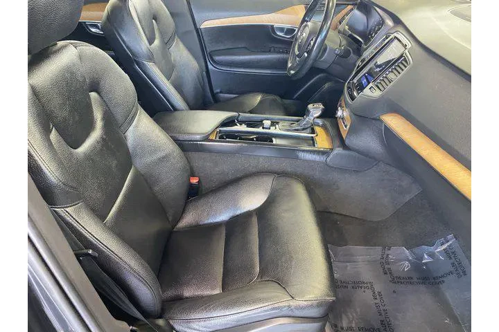 $28991 : Volvo XC90 2022 AWD T6 Momen image 7