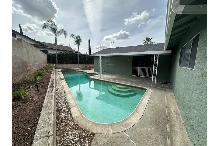 $3000 : CHARMING SINGLE FAM HOME AVIL! image 6