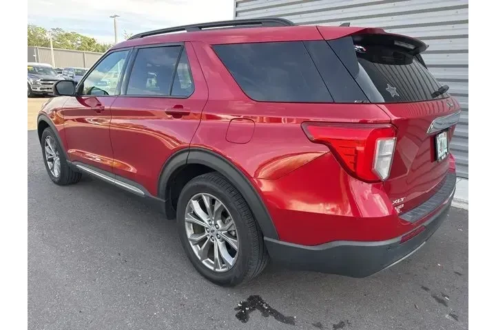 $29355 : Ford Explorer 2022 XLT 4dr S image 2