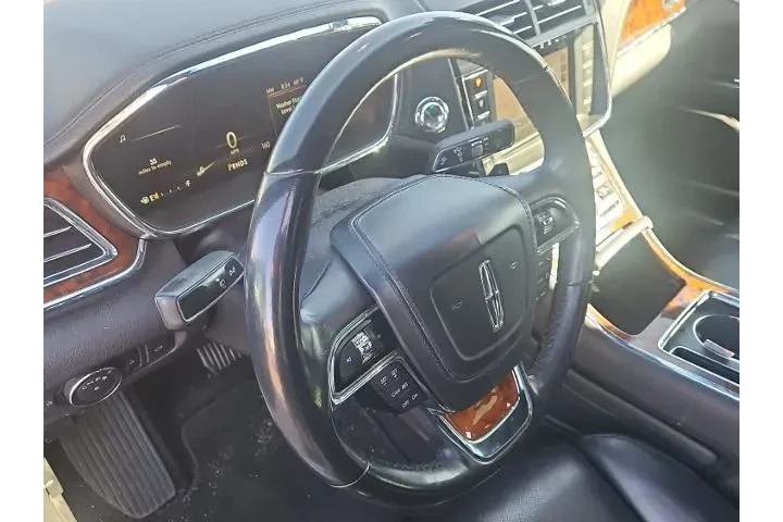 $18500 : Lincoln Continental 2018 Sel image 2
