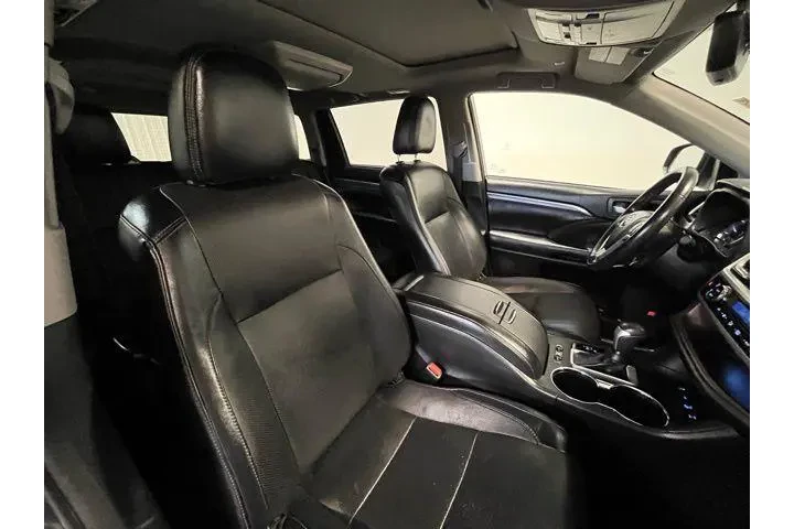 $27436 : Toyota Highlander 2018 image 9
